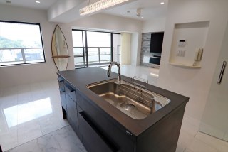 日常を離れて海外リゾート気分で住まう　[マンションリフォーム]