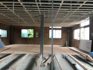 木工所リノベーション ～天井組み立て、床組み立て～