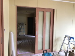 木工所リノベーション ～間仕切り壁・室内ドア取付～　