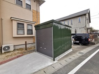 バイクガレージが完成しました